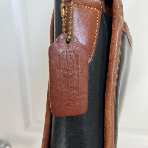 Vintage COACH Leather Crossbody/Shoulder Bag - Picture 4 of 4